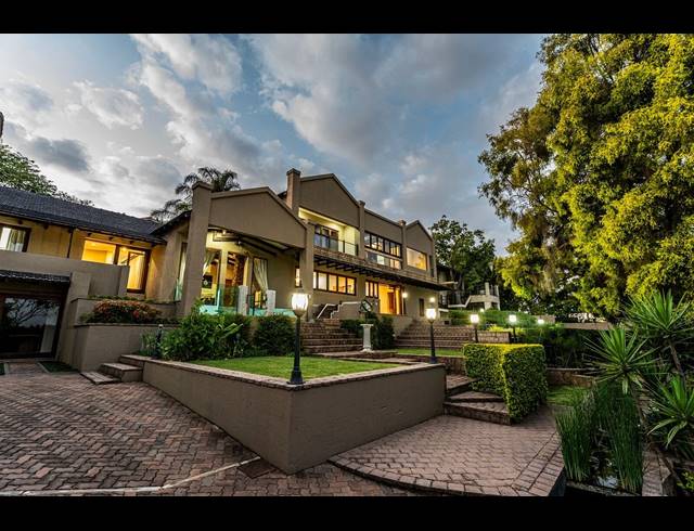 3,048M² HOTEL FOR SALE IN WATERKLOOF RIDGE
